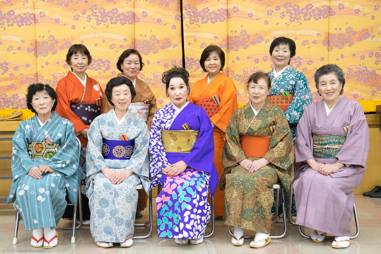 歌謡舞踊サークル「永和会」の皆さん